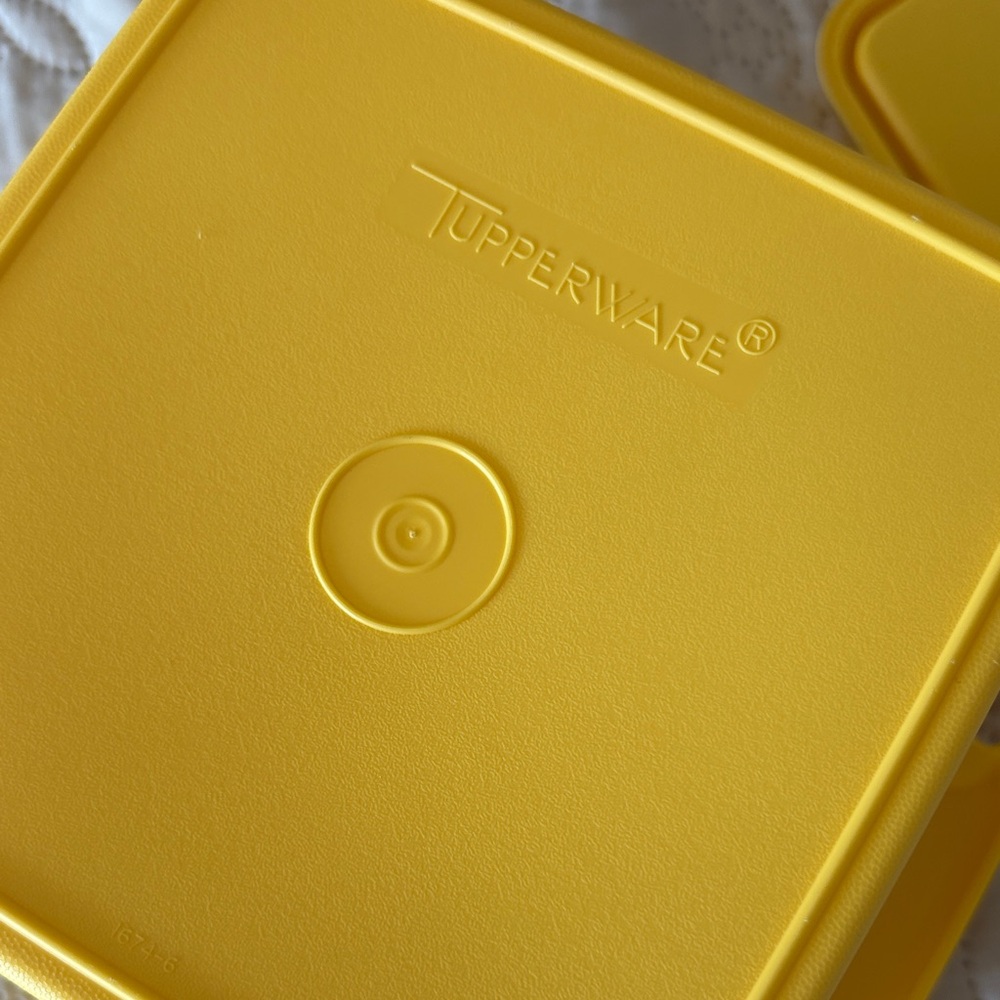Vintage Tupperware Yellow Container - Picture 7 of 9